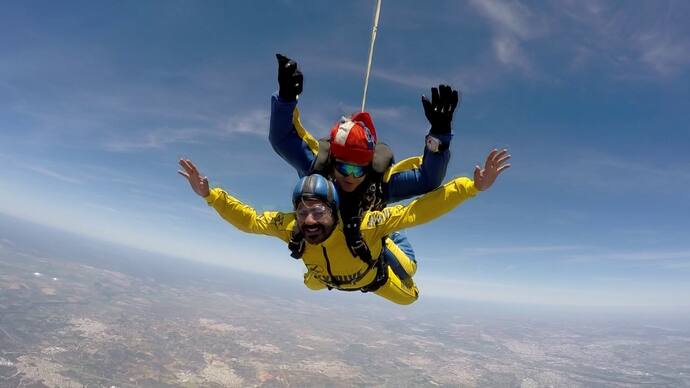 11 best places to experience Skydiving