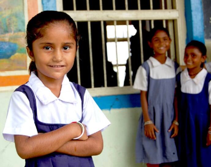 स्कूल आने हर छात्रा को रोजाना 100 रुपये देगी ये राज्य सरकार, टॉपर लड़कियों को मिलेगा स्कूटर का ईनाम