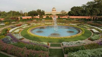 बदला गया दिल्ली मुगल गार्डन का नाम, खुशी से वायरल कर रहे हैं ये तस्वीर, जानें क्या है सच्चाई?