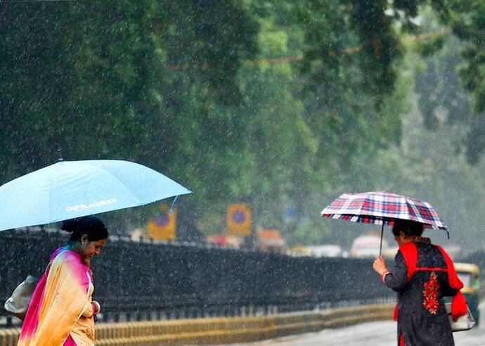 दिल्ली में आंधी के साथ तेज बारिश, सभी फ्लाइट्स डायवर्ट, मौसम विभाग ने छह दिन का जारी किया अलर्ट