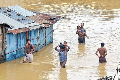 MONSOON UPDATE:यूपी में 'राहत की बारिश', तो बिहार में बाढ़ का खौफनाक मंजर जारी