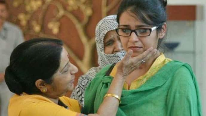 सुषमा स्वराज का रोल करेंगी ये एक्ट्रेस ? पाकिस्तान से भारत वापस लौटी उजमा पर बनेगी फिल्म