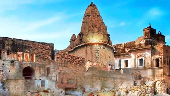 सावन: पाकिस्तान में है ये प्रसिद्ध शिव मंदिर
