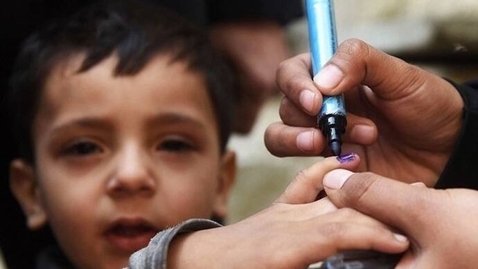 पाकिस्तान में पोलियो वैक्सीन से बच्ची की मौत, इस अफवाह पर फेसबुक ने लिया बड़ा एक्शन