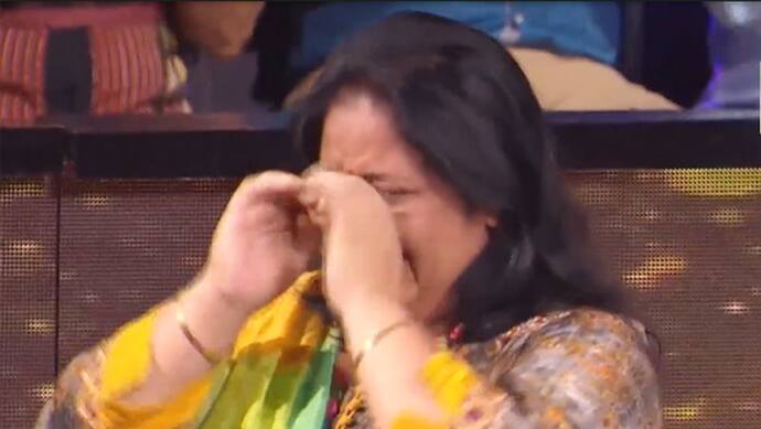 KBC 11: अमिताभ बच्चन के सामने हॉट सीट पर फूट-फूटकर रोई ये कंटेस्टेंट, जानें क्या थी वजह