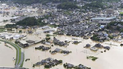 इस देश में आई ऐसी बाढ़, 6 लाख से अधिक लोगों से खाली कराया जा रहा घर, सामने आईं तस्वीरें