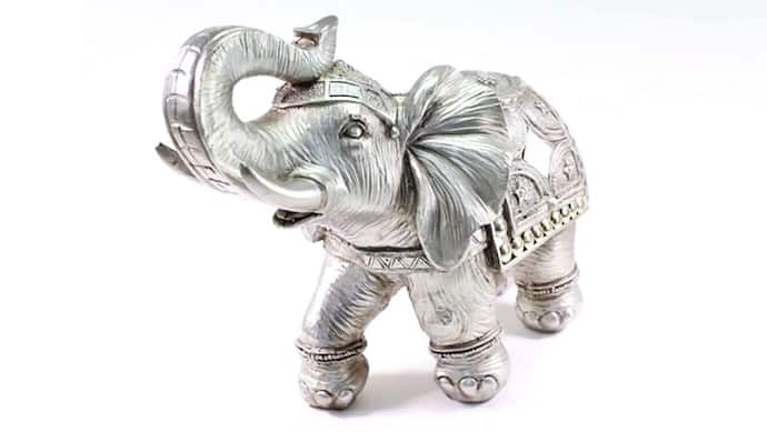 Ganesh Chaturthi:वास्तु में क्यों शुभ मानी जाती है चांदी से बनी हाथी की प्रतिमा