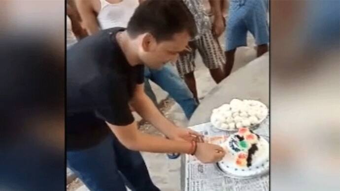 बिहार में जेल के अंदर डॉन की बर्थडे पार्टी, केक काटने के बाद कैदियों को दी चिकन-मटन की दावत