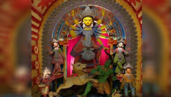মা-কে পেতে সন্তানদের বার্তা সিকদার  বাগানের,'যত্নে রাখো রত্ন পাবে'