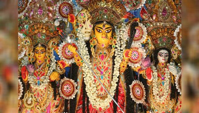 ভূকৈলাস রাজবাড়িতে আজও মা অধিষ্ঠান করেছেন পতিতপাবনী দুর্গা রূপে