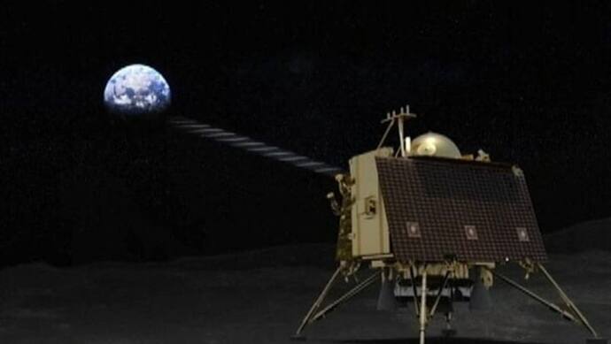 वैज्ञानिकों ने विक्रम को लैंड करने के लिए चांद के साउथ पोल को ही क्यों चुना? ये है वजह