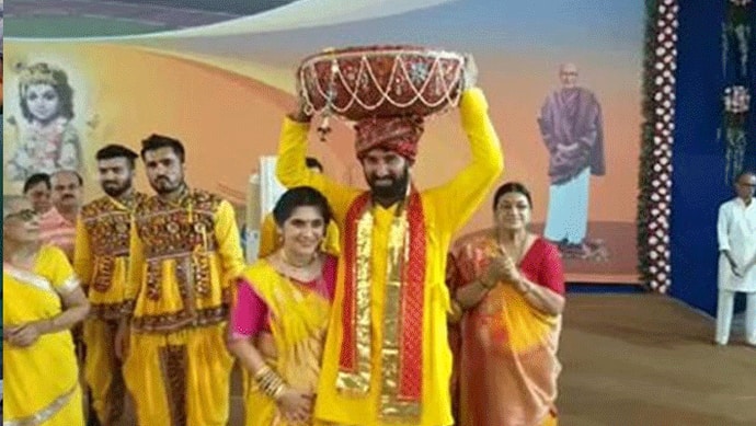 क्रिकेटर चेतेश्वर पुजारा बने भगवान कृष्ण के पिता वासुदेव और पत्नी को बना दिया देवकी
