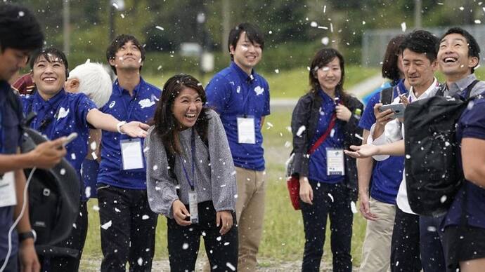 टोक्यो ओलंपिक- मैच के दौरान गिर सकती है बर्फ, मुफ्त में मिल सकता है बर्फबारी का मजा