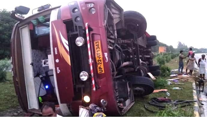 अयोध्या-लखनऊ हाइवे पर अनियंत्रित होकर पलटी वॉल्वो बस, 2 यात्रियों की मौत-20 से ज्यादा घायल