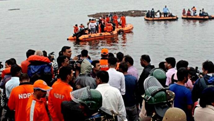 गोदावरी नदी में नाव पलटी, 11 की मौत; 61 लोग सवार थे