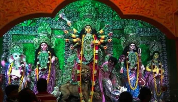 'উত্তরের শিল্পকলা'  নিয়ে দেবী বন্দনায় বালুরঘাটের মহামায়া ক্লাব