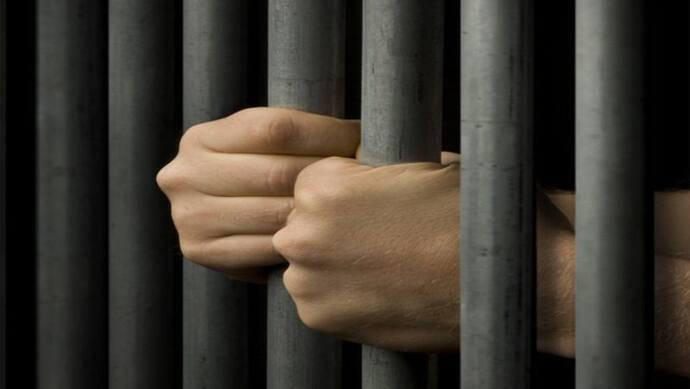 पेट्रोल पंप पर लूटपाट करने वाले भारतीय मूल के व्यक्ति को मिली सजा, हुई साढ़े 11 साल की जेल