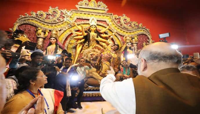Amit Shah Visits Durga Puja Pandal in kolkata