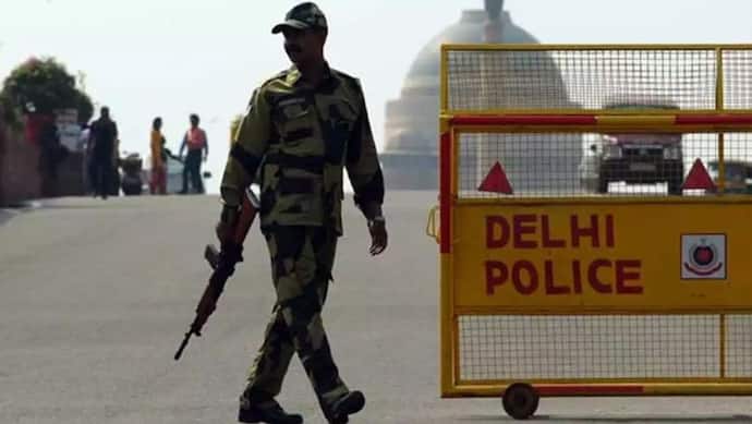 दिल्ली में घुसे जैश के 4 आतंकवादी, जगह-जगह छापेमारी, बढ़ाई गई सुरक्षा