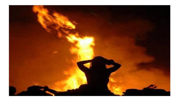 पेट्रोल की अवैध दुकान में चल रहे कन्यापूजन के दौरान लगी आग , एक बच्ची जिंदा जली