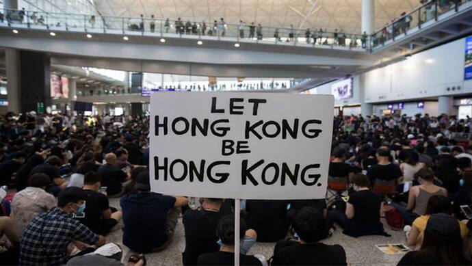 एप्पल पर भड़का चीन का सरकारी मीडिया, हांगकांग में प्रोटेस्टर्स की मदद करने का लगाया आरोप