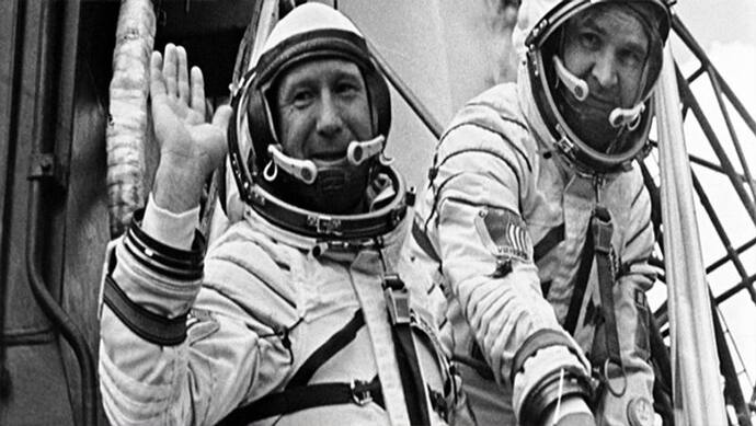 अंतरिक्ष में सैर करने वाले पहले व्यक्ति एलेक्सी लियोनोव का निधन, दो बार मिला था रूस का सर्वोच्च सम्मान