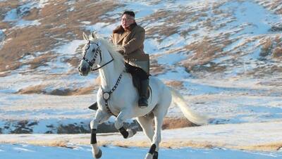 Photos : किम जोंग ने सफेद घोड़े की सवारी की, माउंट पाइकेतु चोटी पर पहुंच दिया यह संकेत