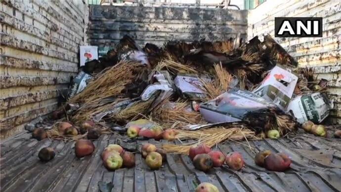 जो 'कश्मीरी सेब' खाने से खून बढ़ता हैं, देखिए अब वहां किस तरह बौखलाए आतंकी बहा रहे लोगों का खून