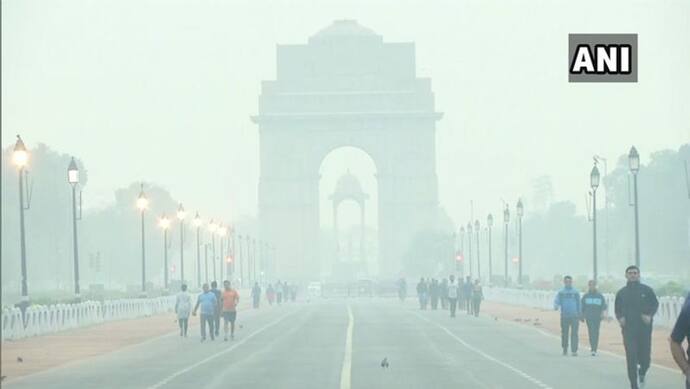 प्रदूषण की मार से दिल्ली को राहत नहीं, आज से खुल गए स्कूल