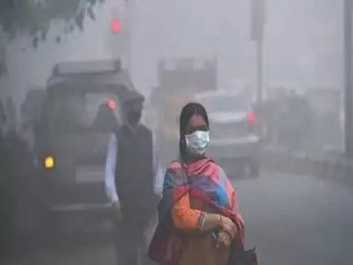 AIR POLLUTION : UP  के नोएडा में स्कूल-कॉलेज 21 तक बंद, दफ्तरों में सिर्फ 50% कर्मचारी आएंगे