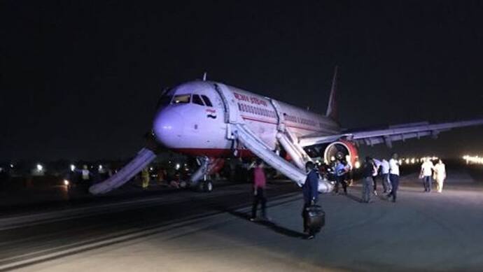 उड़ान के दौरान एयर इंडिया की फ्लाइट में तकनीकी खराबी, करानी पड़ी इमरजेंसी लैंडिंग