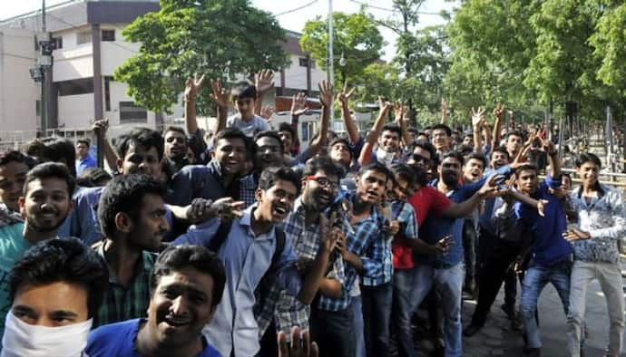 শুরু অফ লাইন টিকিট বিক্রি, ভারত বাংলাদেশ টেস্ট নিয়ে চড়ছে উন্মাদনার পারদ