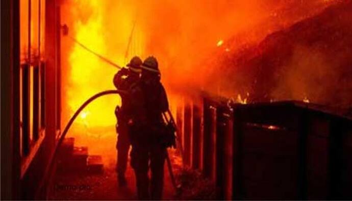 महाराष्ट्रः रायगढ़ में कारखाने में लगी आग, 3 की मौत,15 से ज्यादा घायल