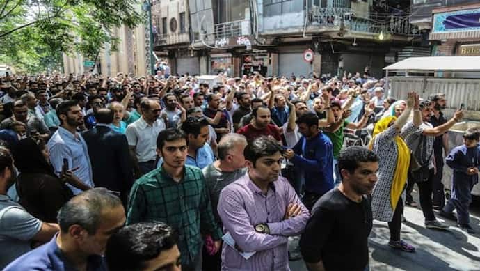 ईरान में भारी प्रोटेस्ट से भड़के रूहानी, कहा- ये लोगों का अधिकार, लेकिन दंगों के लिए नहीं है कोई जगह