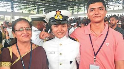 बिहार की बेटी शिवांगी ने रचा इतिहास, बनने जा रहीं इंडियन नेवी की पहली महिला पायलट