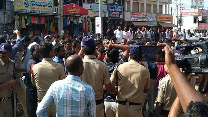 हैदराबाद गैंगरेप और मर्डर मामले में 3 दिन बाद जागा प्रशासन, लापरवाह SI समेत तीन पुलिसकर्मी सस्पेंड