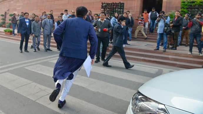 पीयूष गोयल की संसद में दौड़ते हुए फोटो वायरल, भाजपा सांसद ने बताया इसके पीछे की वजह