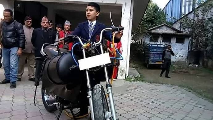 11 साल के बच्चे ने बनाई हवा से चलने वाली बाइक, ऐसे आया आइडिया
