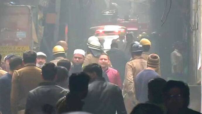 दिल्ली के अनाज मंडी में आग का तांडव,  43 लोगों की मौत, 56 लोगों को किया गया रेस्क्यू
