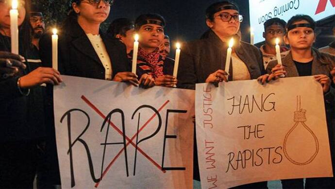 हैदराबाद में फिर दरिंदगी, मदद के बहाने ड्राइवर ने लड़की से किया बलात्कार