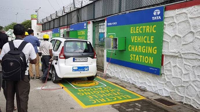 दिल्ली में ईईएसएल का पहला ई-वाहन चार्जिंग स्टेशन शुरू