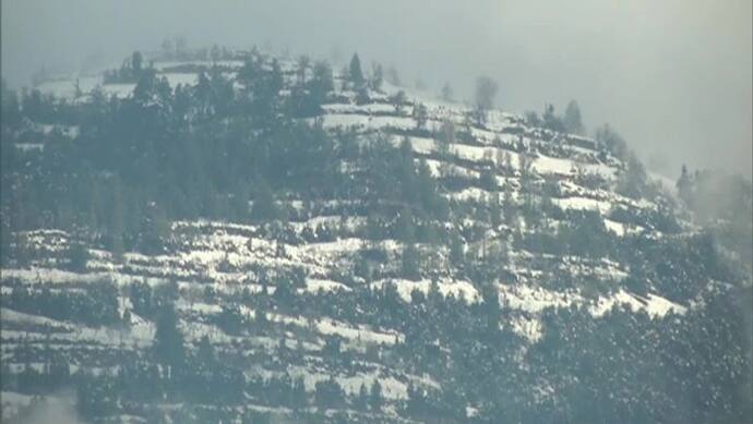 जम्मू कश्मीर, लद्दाख में भीषण सर्दी, हिमाचल के कई इलाकों में बर्फबारी