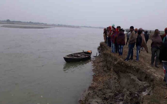 कोसी नदी में 14 लोगों से भरी नाव पलटी, दो की लाश मिली, 6 लापता