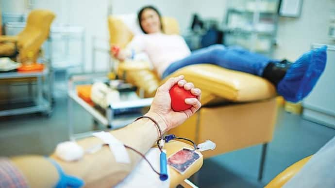 World Blood Donor Day 2022: রক্ত দেওয়ার পর এই জিনিসগুলো খান, দুর্বলতা ও ক্লান্তি থাকবে না