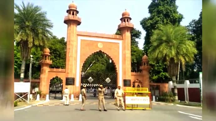 जामिया उर्दू मेडिकल कॉलेज में कमल का आरोप: धर्म परिवर्तन नहीं कराया तो रोक दिया वेतन, जान से मारने की दी धमकी