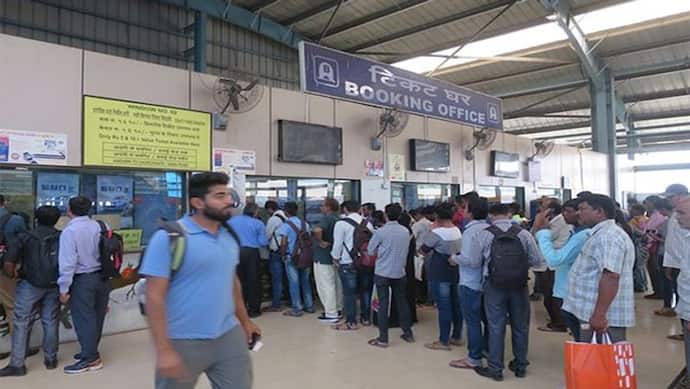 नए साल में रेलवे ने यात्रियों को दिया महंगाई का झटका, एक जनवरी से यात्री किराए में बढ़ोतरी