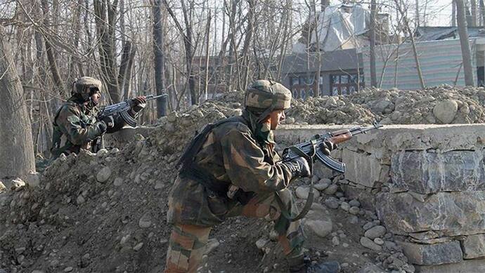 कश्मीर के शोपियां में सुरक्षाबलों ने सर्च अभियान में  3 आतंकियों को किया ढेर, एक AK-47 और 2 पिस्टल बरामद