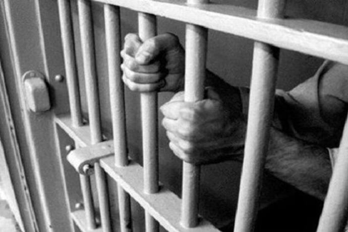 कोरोना संकट : महाराष्ट्र में 11 हजार कैदियों को पैरोल पर रिहा किया जाएगा