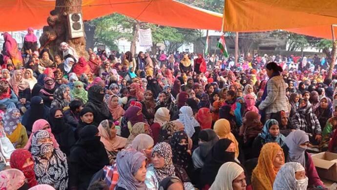 4 दिन से CAA के विरोध में धरने पर बैठीं मुस्लिम महिलाएं, 200 के खिलाफ केस दर्ज