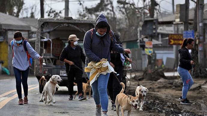 फिलीपींस में ज्वालामुखी विस्फोट, राख और धुंए से परेशान लाखों लोग ने छोड़ा घर